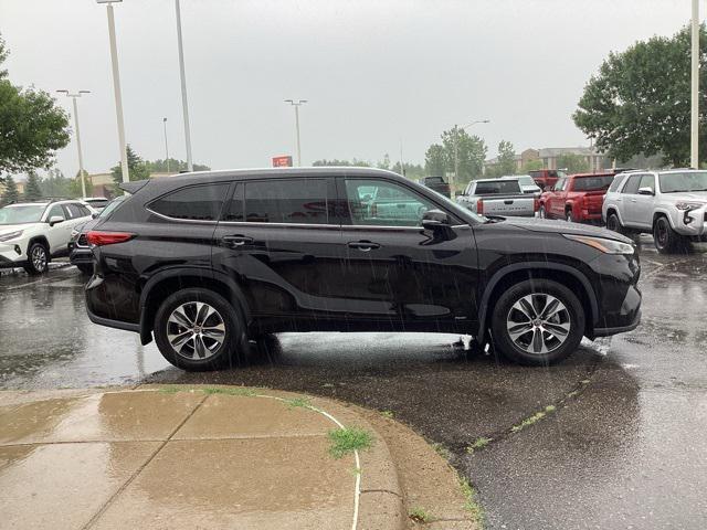 used 2022 Toyota Highlander Hybrid car, priced at $38,998