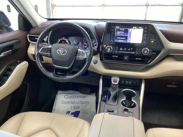 used 2021 Toyota Highlander Hybrid car, priced at $34,998