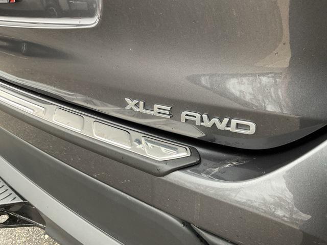 used 2022 Toyota Highlander car, priced at $37,998