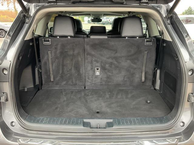 used 2022 Toyota Highlander car, priced at $37,998