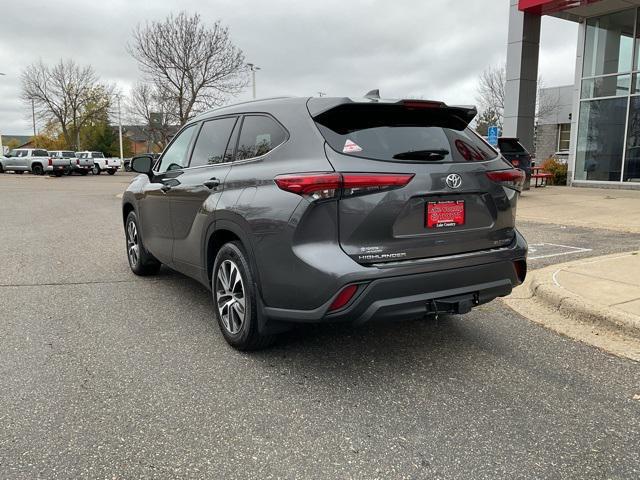 used 2022 Toyota Highlander car, priced at $37,998