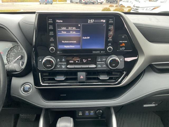 used 2022 Toyota Highlander car, priced at $37,998