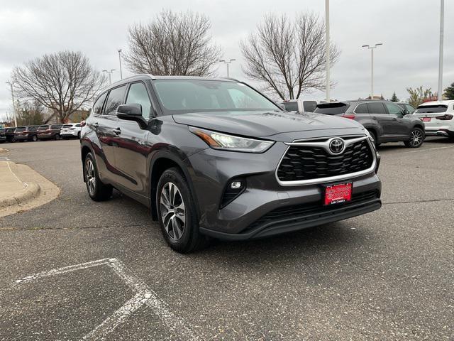 used 2022 Toyota Highlander car, priced at $37,998