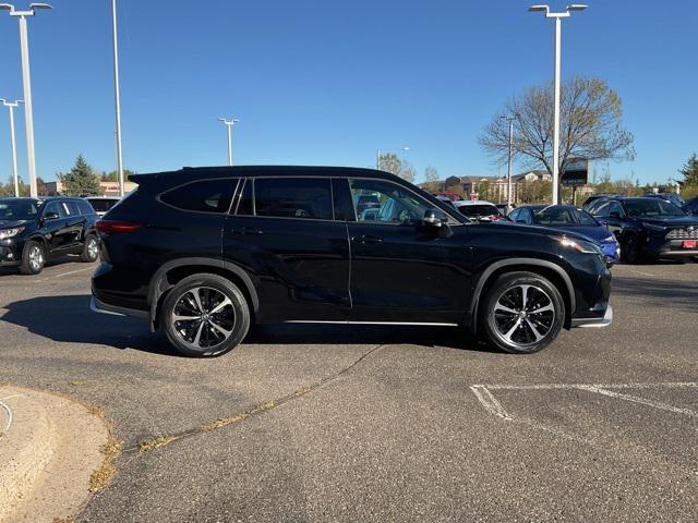 used 2021 Toyota Highlander car, priced at $36,998