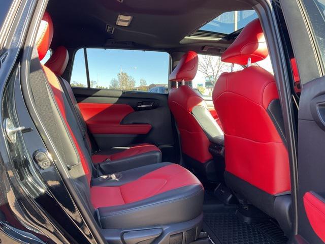 used 2021 Toyota Highlander car, priced at $36,998