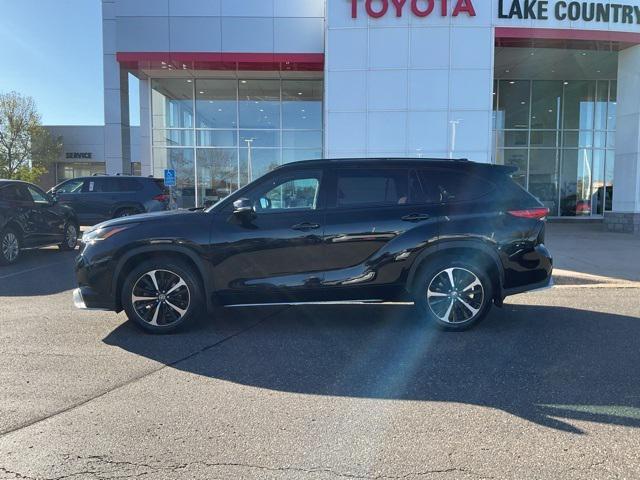used 2021 Toyota Highlander car, priced at $36,998
