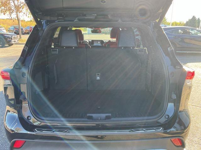used 2021 Toyota Highlander car, priced at $36,998
