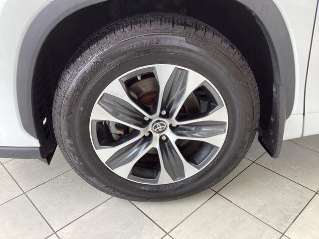 used 2022 Toyota Highlander Hybrid car, priced at $36,799