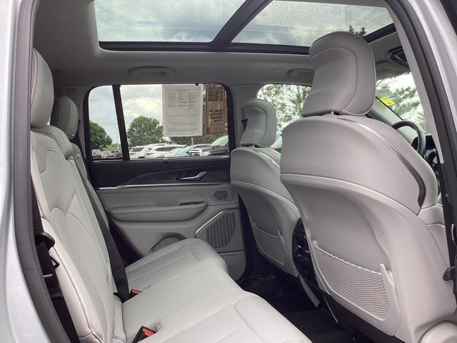 used 2022 Jeep Grand Cherokee car, priced at $35,998
