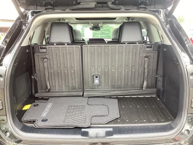 used 2023 Toyota Highlander car, priced at $45,499