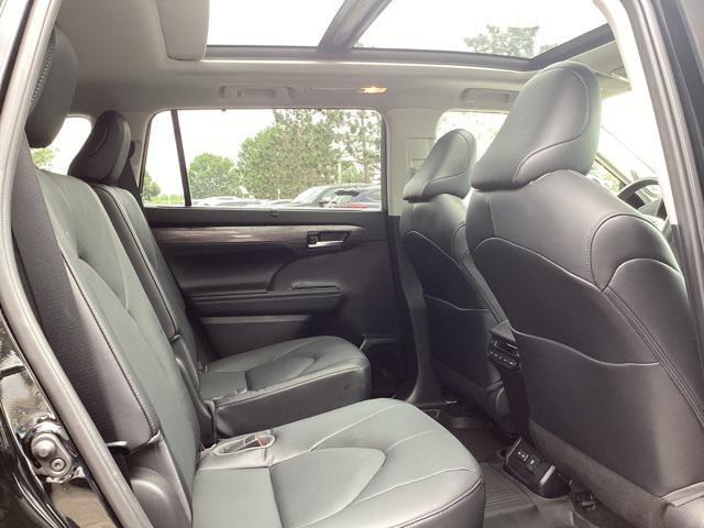 used 2023 Toyota Highlander car, priced at $45,499