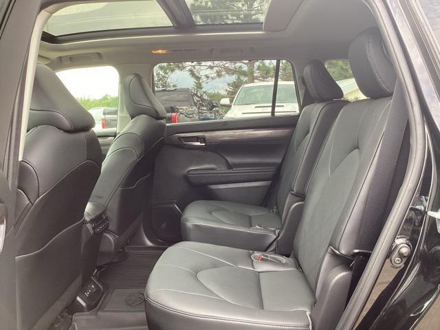 used 2023 Toyota Highlander car, priced at $45,499