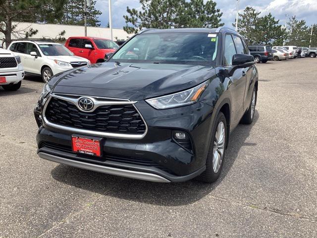used 2023 Toyota Highlander car, priced at $47,998