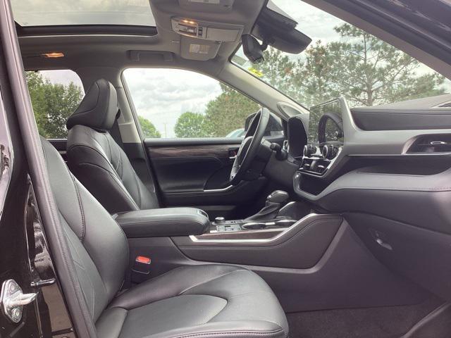 used 2023 Toyota Highlander car, priced at $45,499