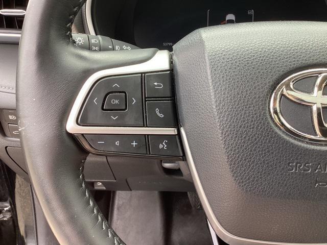 used 2023 Toyota Highlander car, priced at $45,499