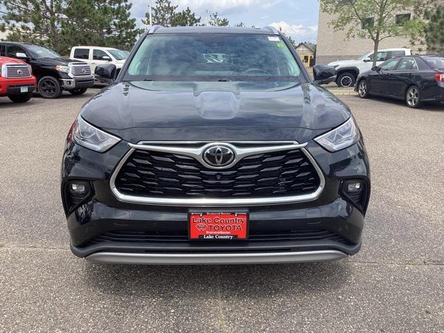 used 2023 Toyota Highlander car, priced at $45,499