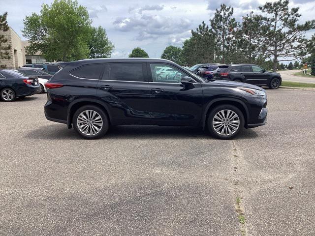 used 2023 Toyota Highlander car, priced at $45,499