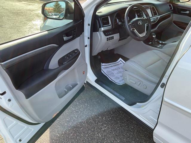 used 2018 Toyota Highlander car, priced at $27,998