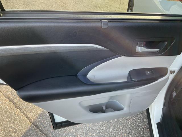 used 2018 Toyota Highlander car, priced at $27,998