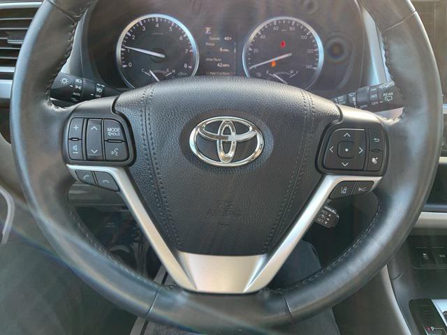 used 2018 Toyota Highlander car, priced at $27,998