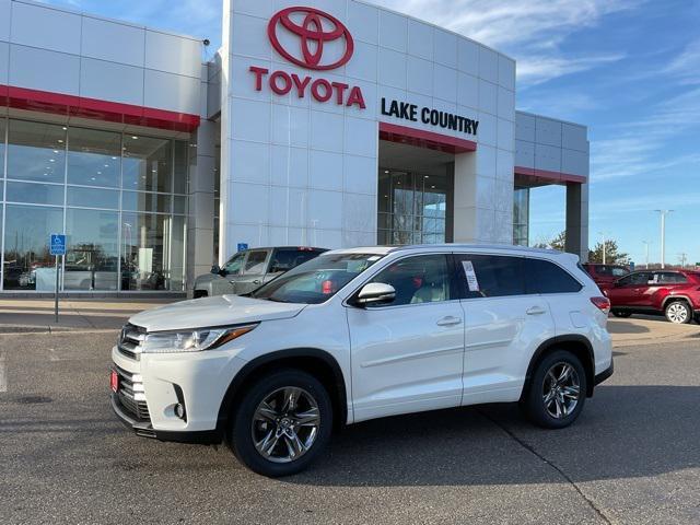 used 2018 Toyota Highlander car, priced at $27,998