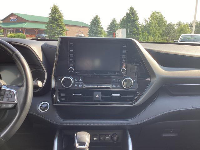 used 2020 Toyota Highlander car, priced at $26,998