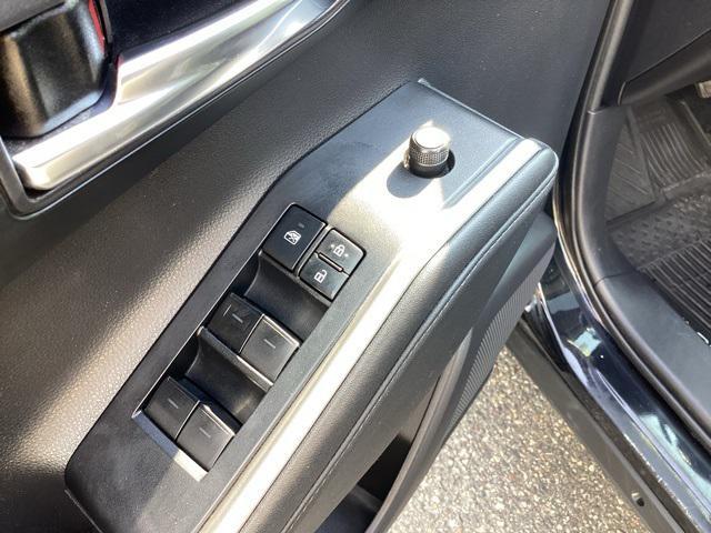 used 2020 Toyota Highlander car, priced at $26,998