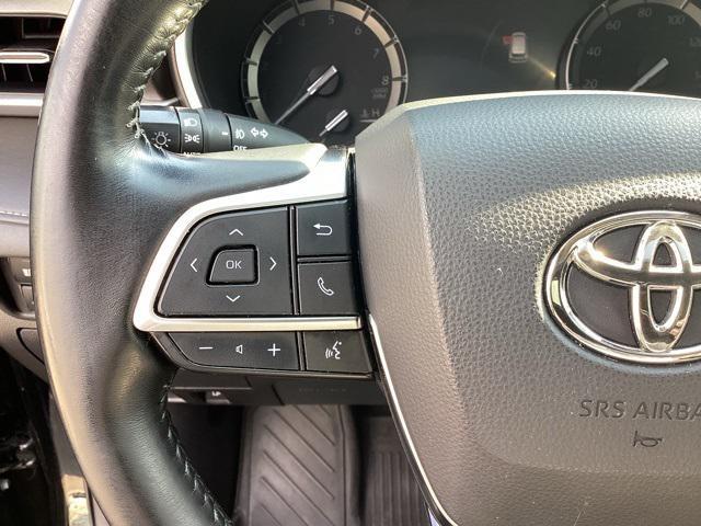 used 2020 Toyota Highlander car, priced at $26,998