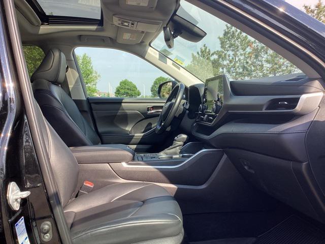 used 2020 Toyota Highlander car, priced at $26,998