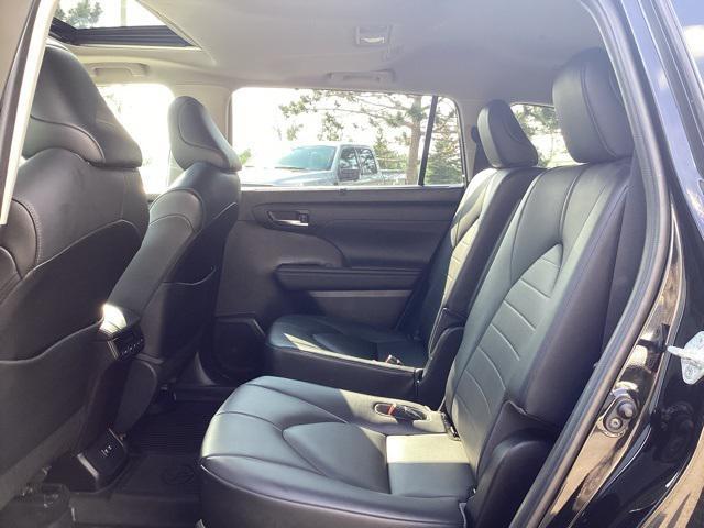 used 2020 Toyota Highlander car, priced at $26,998