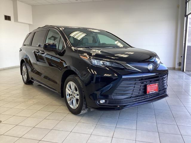 used 2022 Toyota Sienna car, priced at $45,998