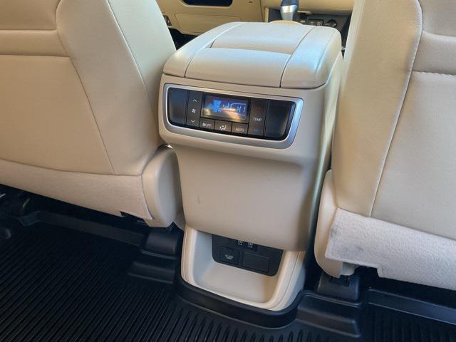 used 2018 Toyota Highlander car, priced at $25,799