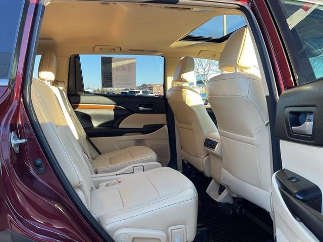 used 2018 Toyota Highlander car, priced at $25,799