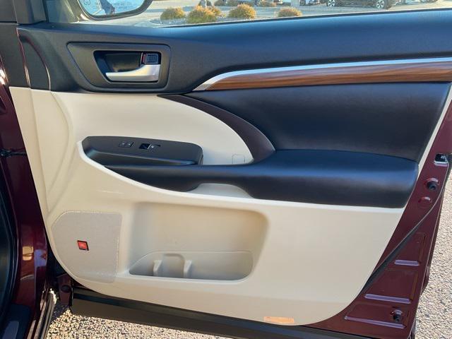 used 2018 Toyota Highlander car, priced at $25,799