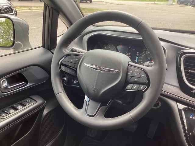 used 2022 Chrysler Pacifica car, priced at $30,399