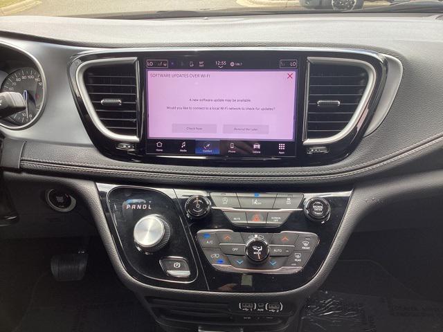 used 2022 Chrysler Pacifica car, priced at $30,399