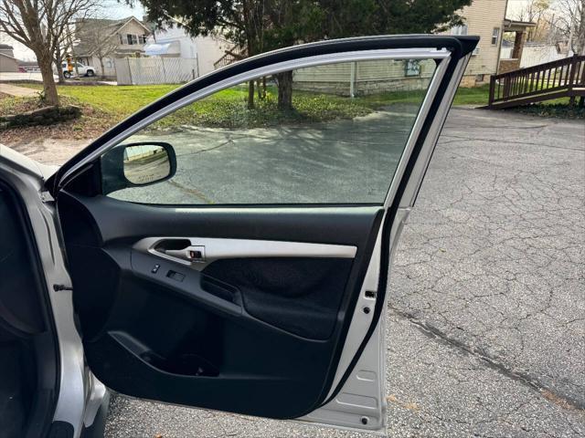 used 2009 Pontiac Vibe car, priced at $5,900