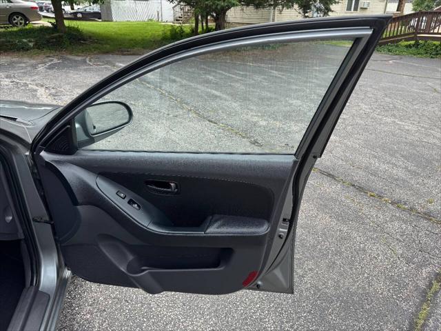 used 2009 Hyundai Elantra car, priced at $4,900