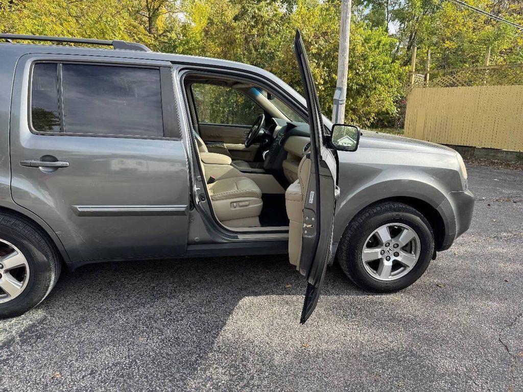 used 2009 Honda Pilot car, priced at $5,900