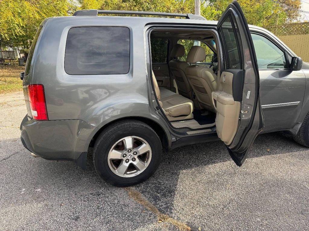 used 2009 Honda Pilot car, priced at $5,900