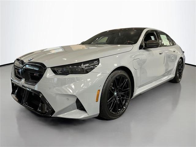 new 2025 BMW M5 car, priced at $131,125