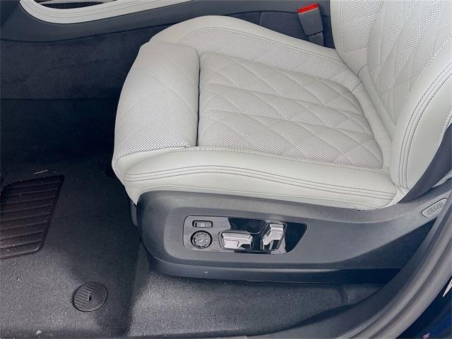 new 2025 BMW X7 car, priced at $95,855
