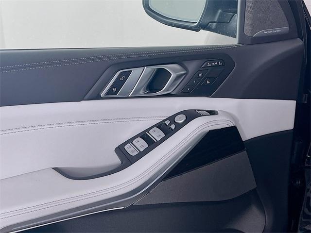 new 2025 BMW X7 car, priced at $95,855