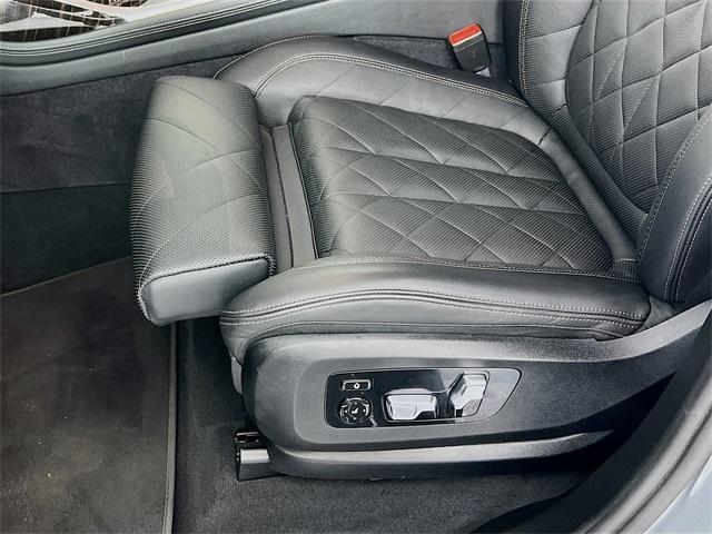 used 2025 BMW X7 car, priced at $72,500