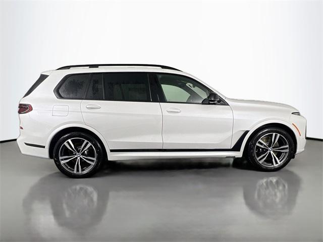 new 2025 BMW X7 car, priced at $115,070