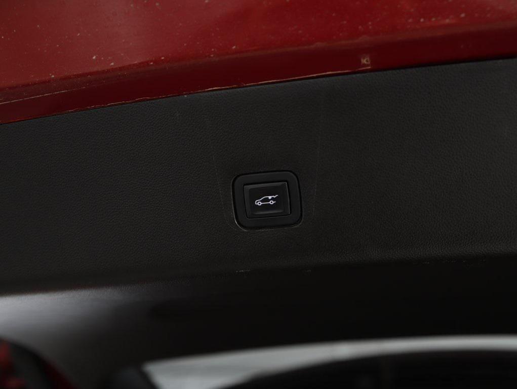 used 2018 Chevrolet Traverse car, priced at $12,388