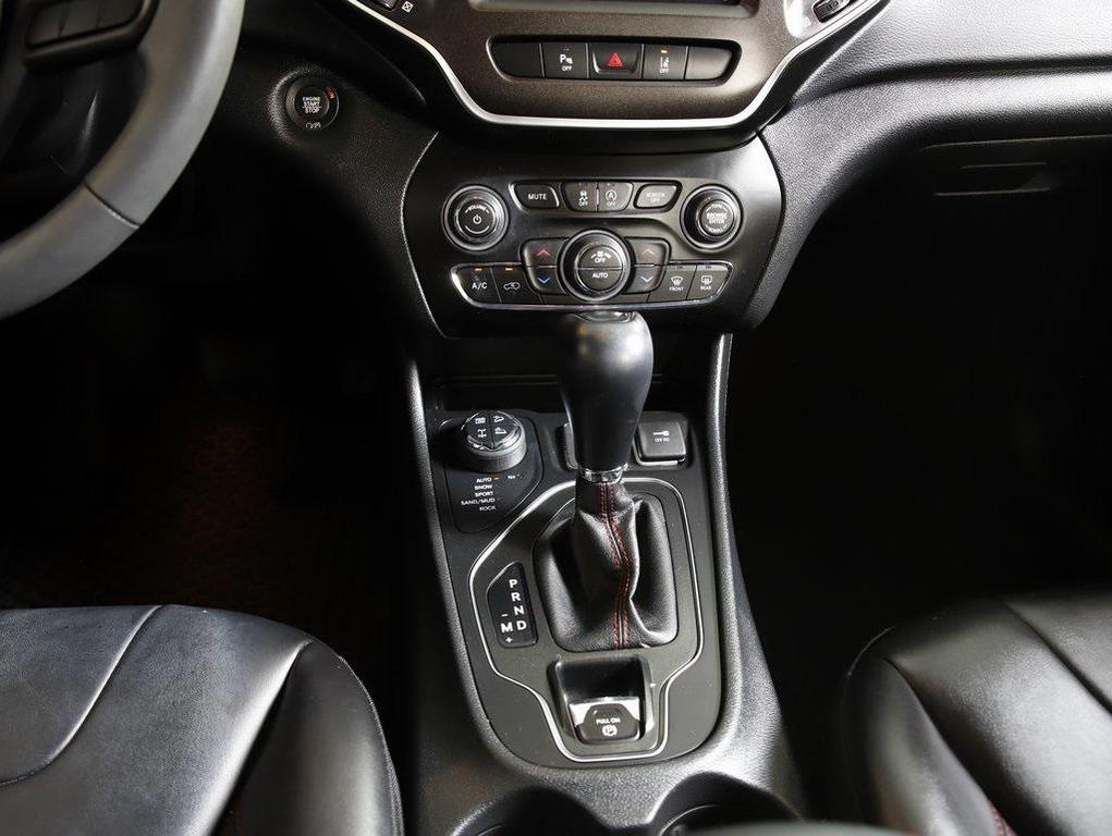 used 2021 Jeep Cherokee car, priced at $26,994