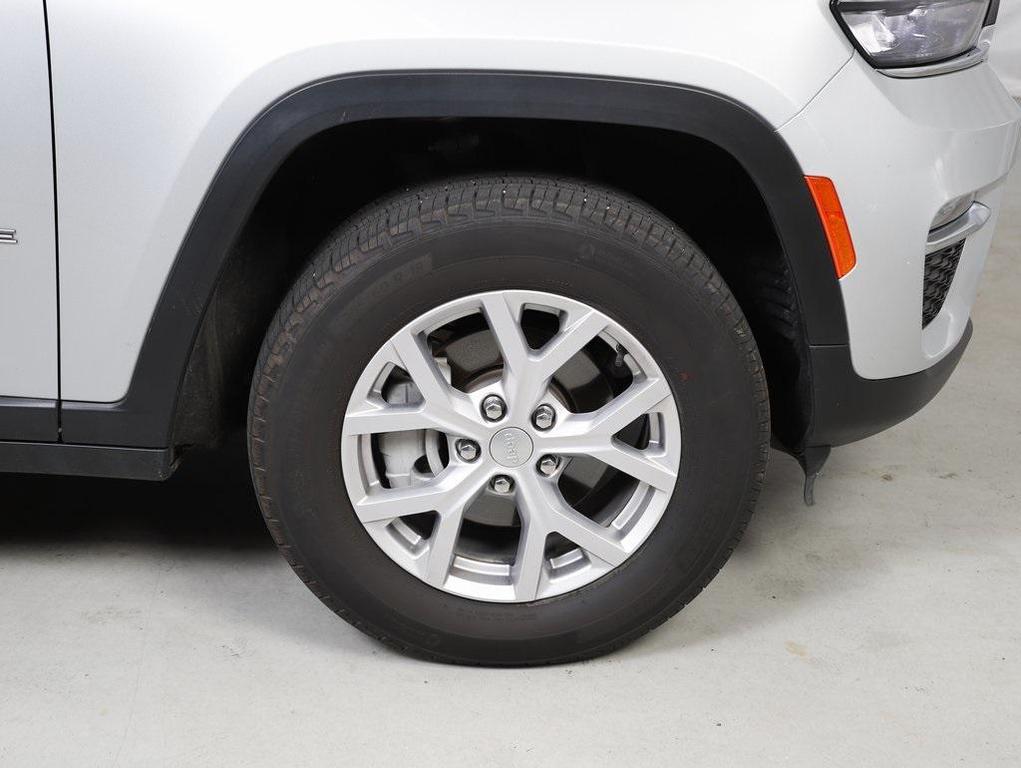 used 2022 Jeep Grand Cherokee car, priced at $31,420