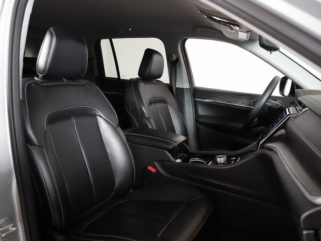 used 2022 Jeep Grand Cherokee car, priced at $31,420