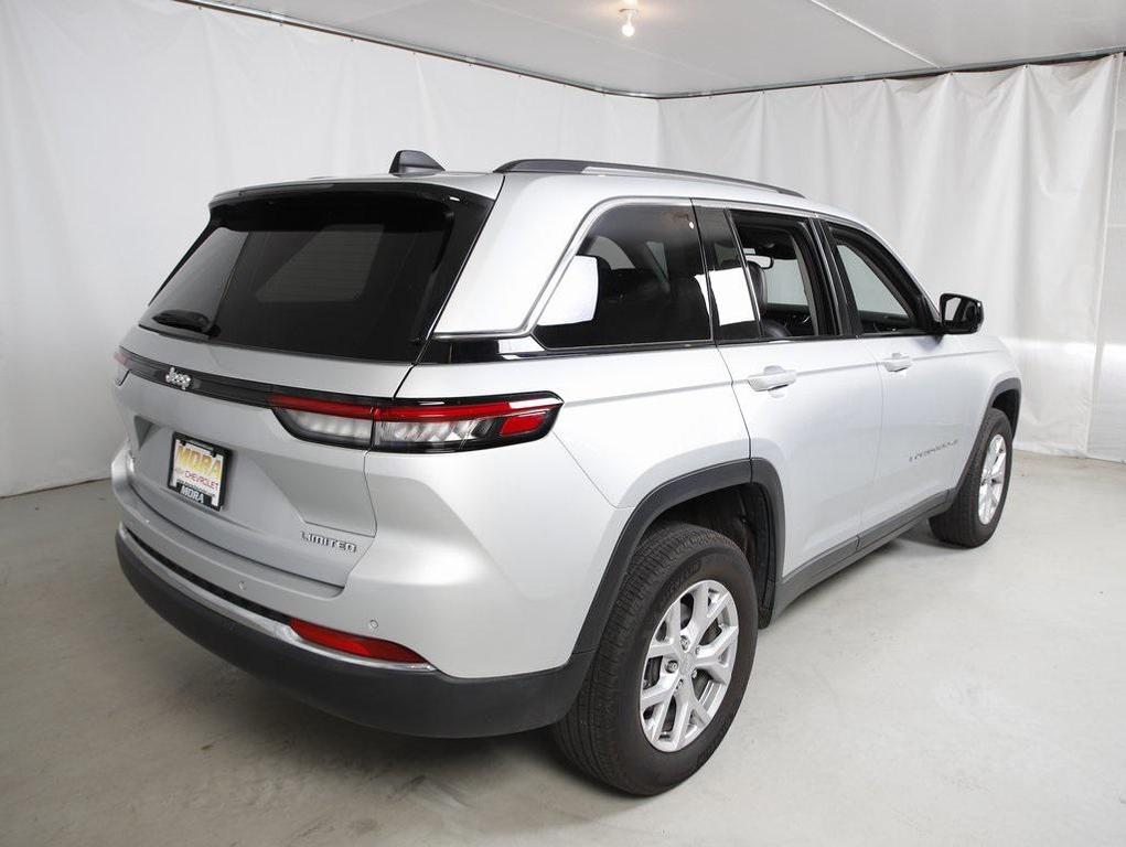 used 2022 Jeep Grand Cherokee car, priced at $31,420
